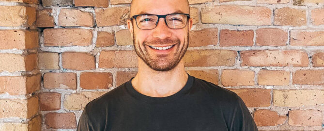 Portrait von Yogalehrer Nando Eiden